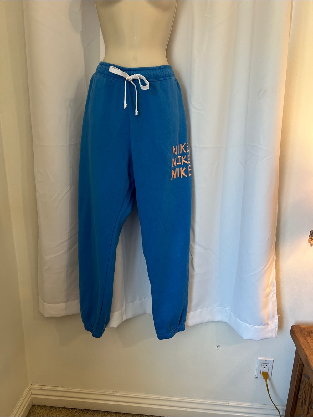 Men’s Nike Blue Jogger Sweatpants with White Drawstring